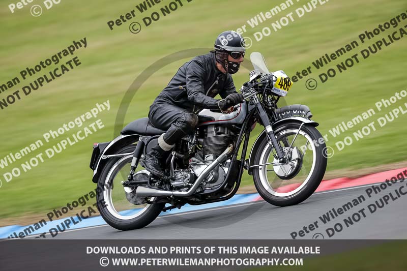 Vintage motorcycle club;eventdigitalimages;mallory park;mallory park trackday photographs;no limits trackdays;peter wileman photography;trackday digital images;trackday photos;vmcc festival 1000 bikes photographs